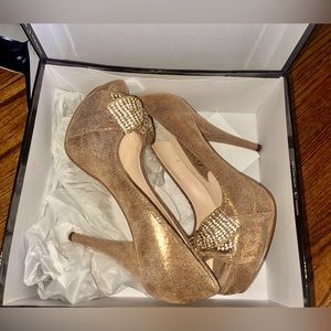 Stunning  Boutique 9 glittery pumps. Barely used